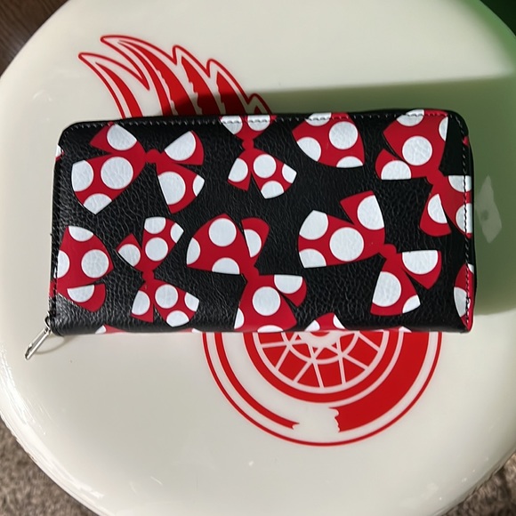 Minnie Mouse Purse & Wallet - Picture 5 of 7